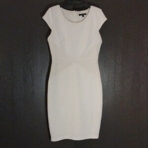Very Chic White Midi Dress by Sangria.